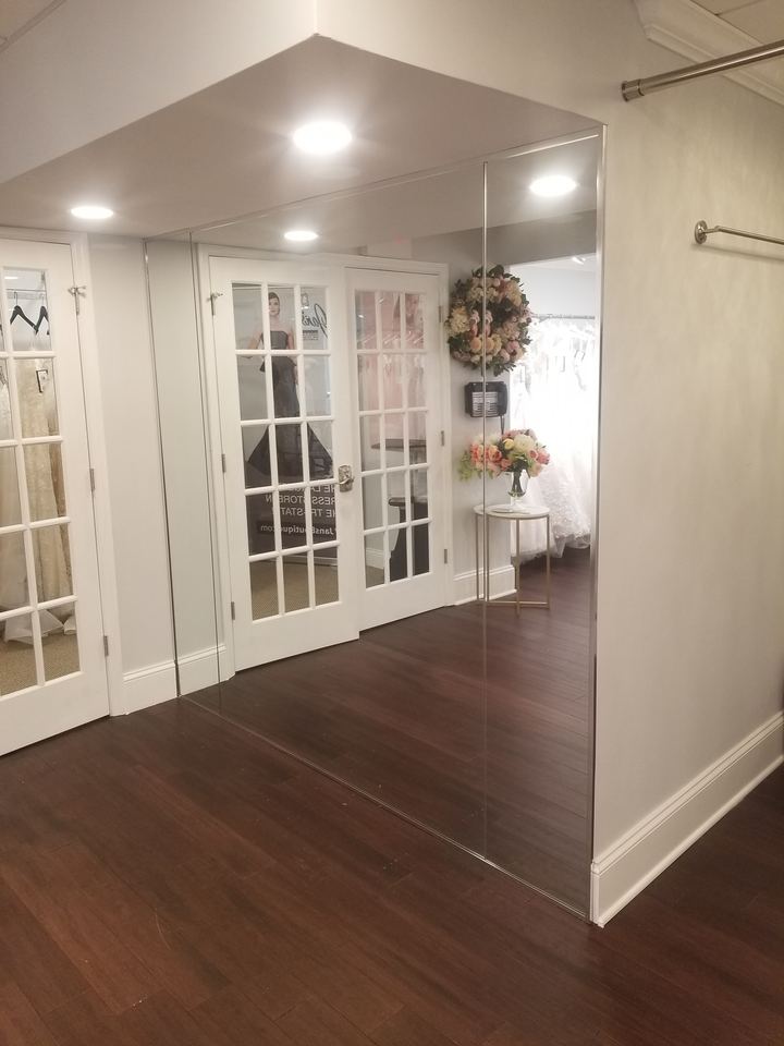 Commercial mirror wall