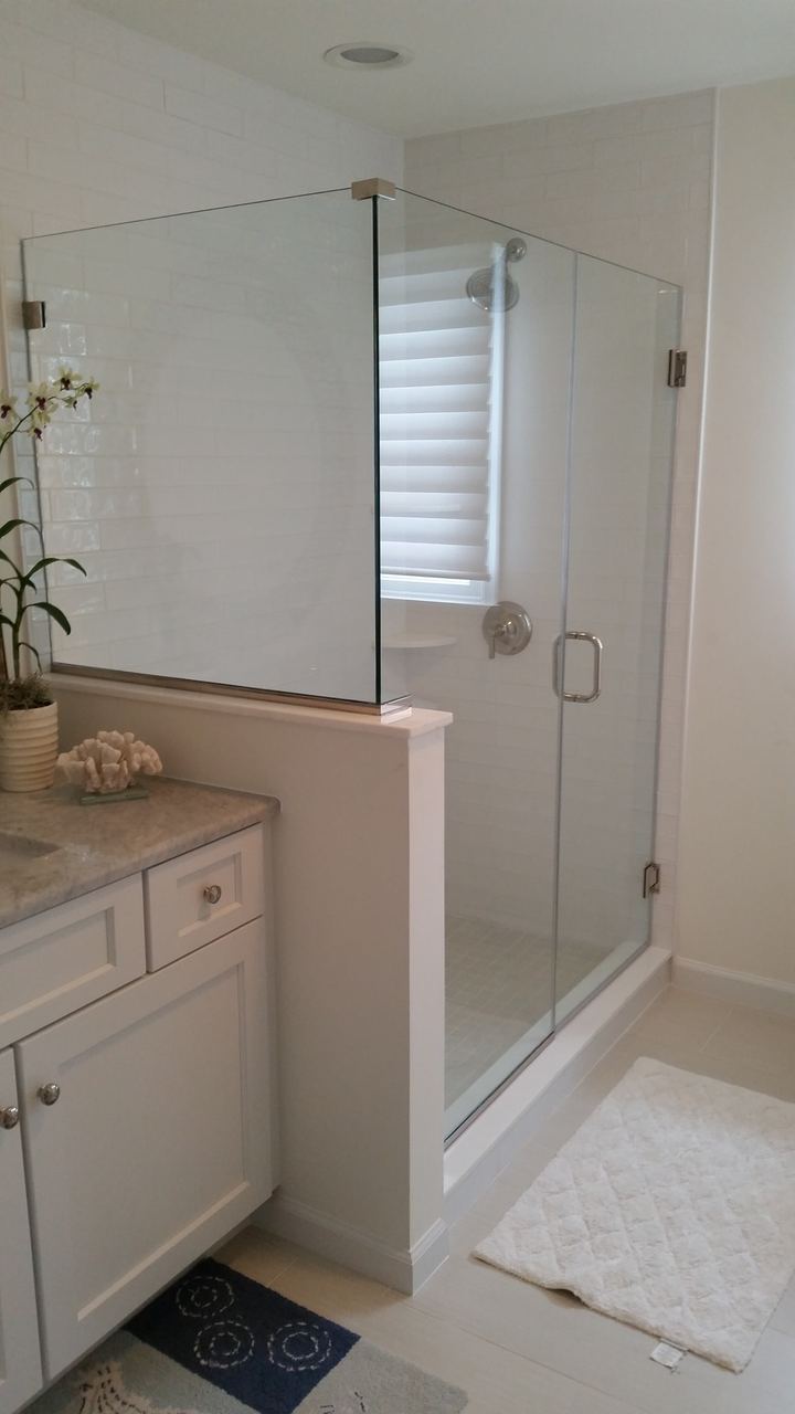 Glass shower door